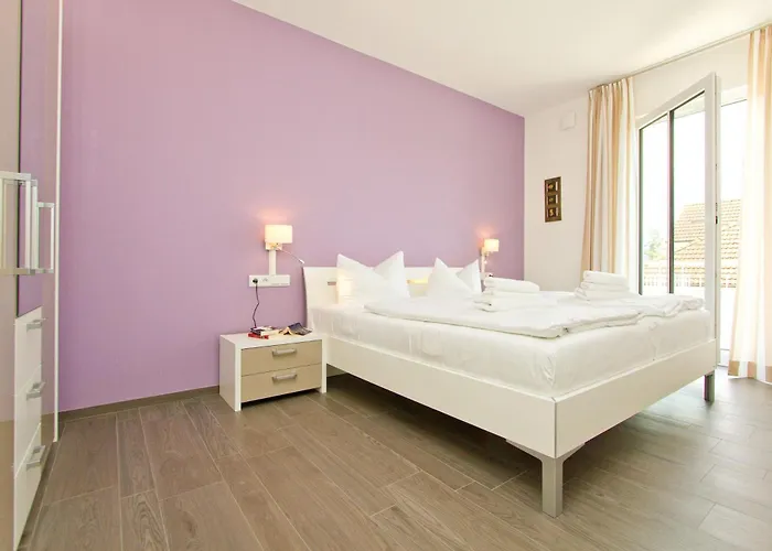 Duenenpalais App 20 *